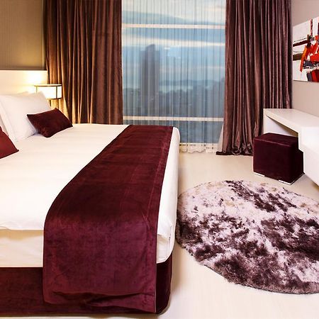Flora Suites Atasehir Istanbul Bagian luar foto