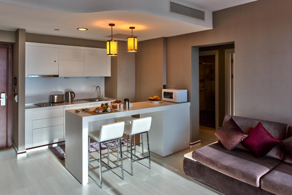 Flora Suites Atasehir Istanbul Bagian luar foto