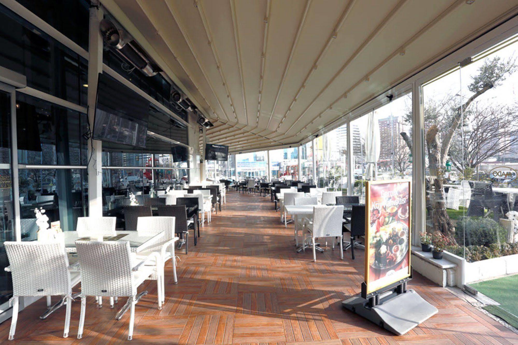 Flora Suites Atasehir Istanbul Bagian luar foto