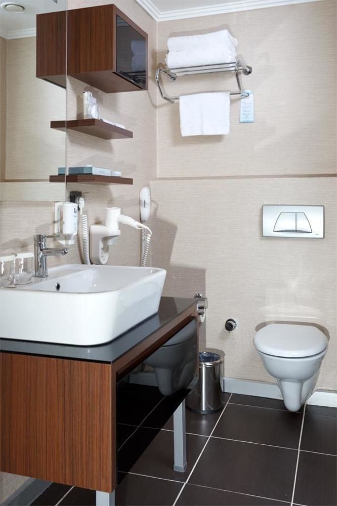 Flora Suites Atasehir Istanbul Bagian luar foto