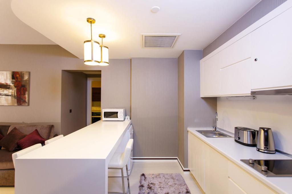 Flora Suites Atasehir Istanbul Bagian luar foto
